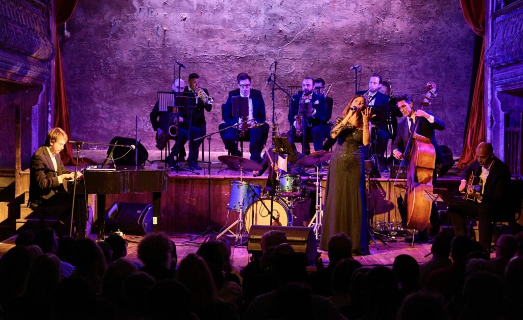 Brian Clemens Jazz Orchestra ft. Francesca Confortini – Songs of the silver screen